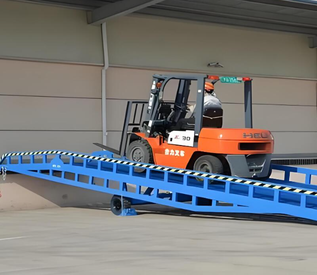 巴宜移动式卸货平台（叉车用）